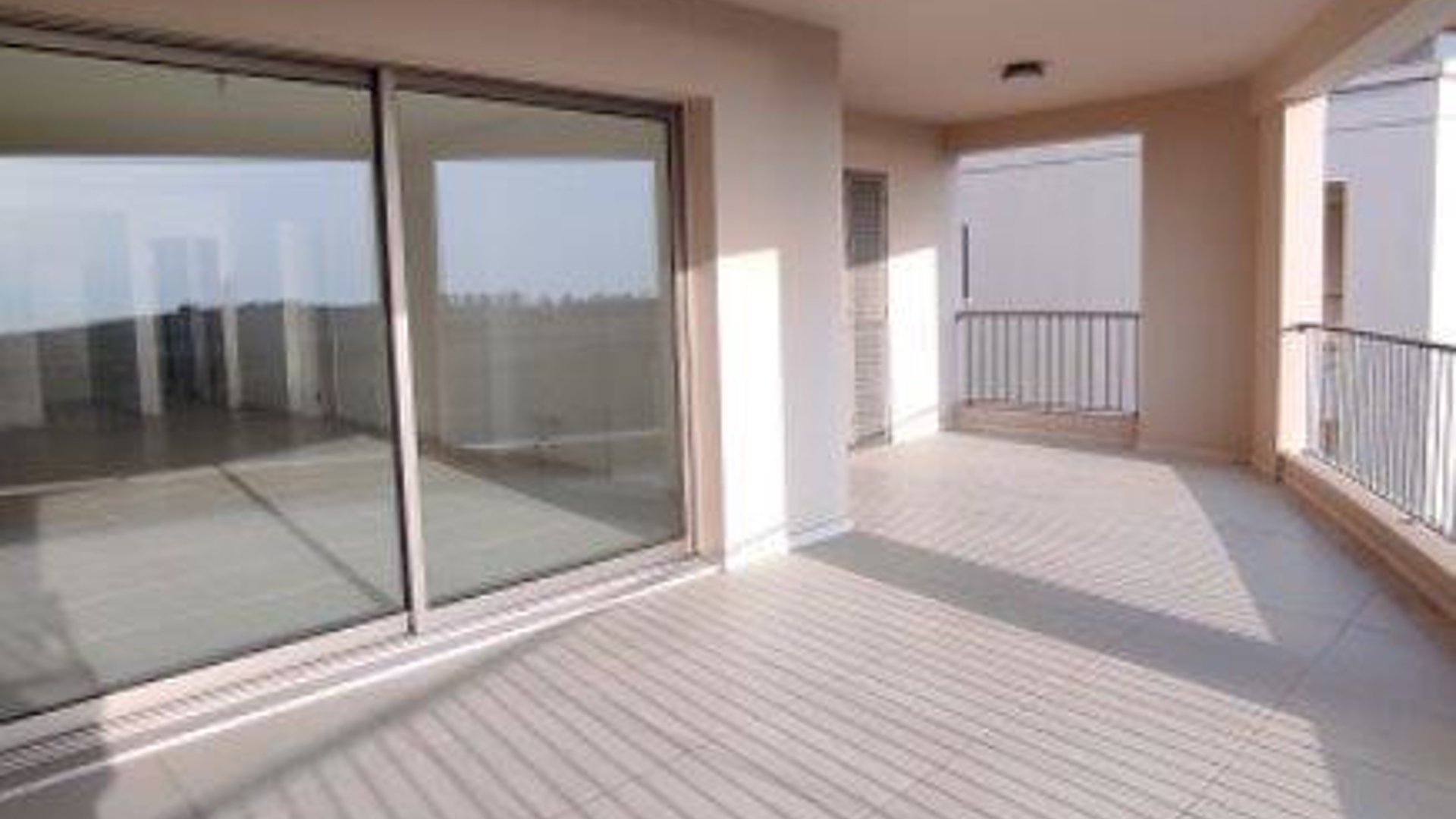 3 bedrooms Apartment in Kato Paphos, Paphos, Cyprus No. 28263