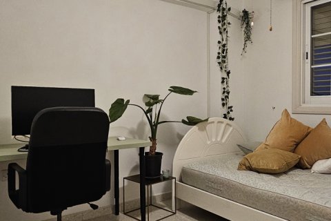 3 bedrooms Apartment in Larnaca, Larnaka,  No. 40070 21