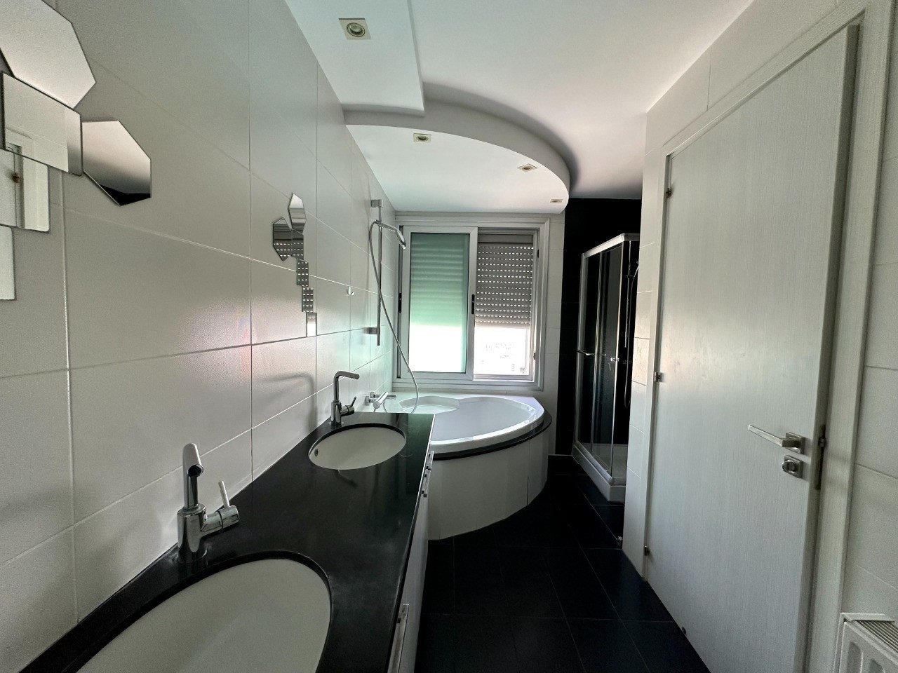 5 bedrooms Villa in Agios Athanasios, Limassol, Cyprus No. 6647