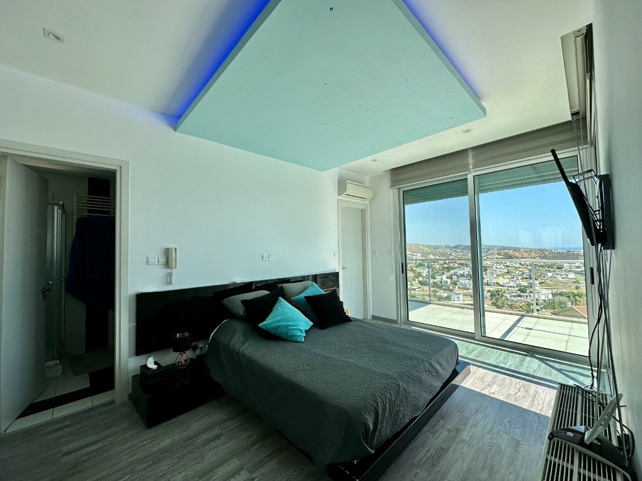 5 bedrooms Villa in Agios Athanasios, Limassol, Cyprus No. 6647