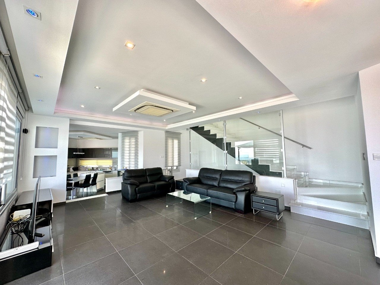5 bedrooms Villa in Agios Athanasios, Limassol, Cyprus No. 6647