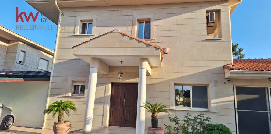 4 bedrooms Villa in Softades, Larnaka,  No. 40325