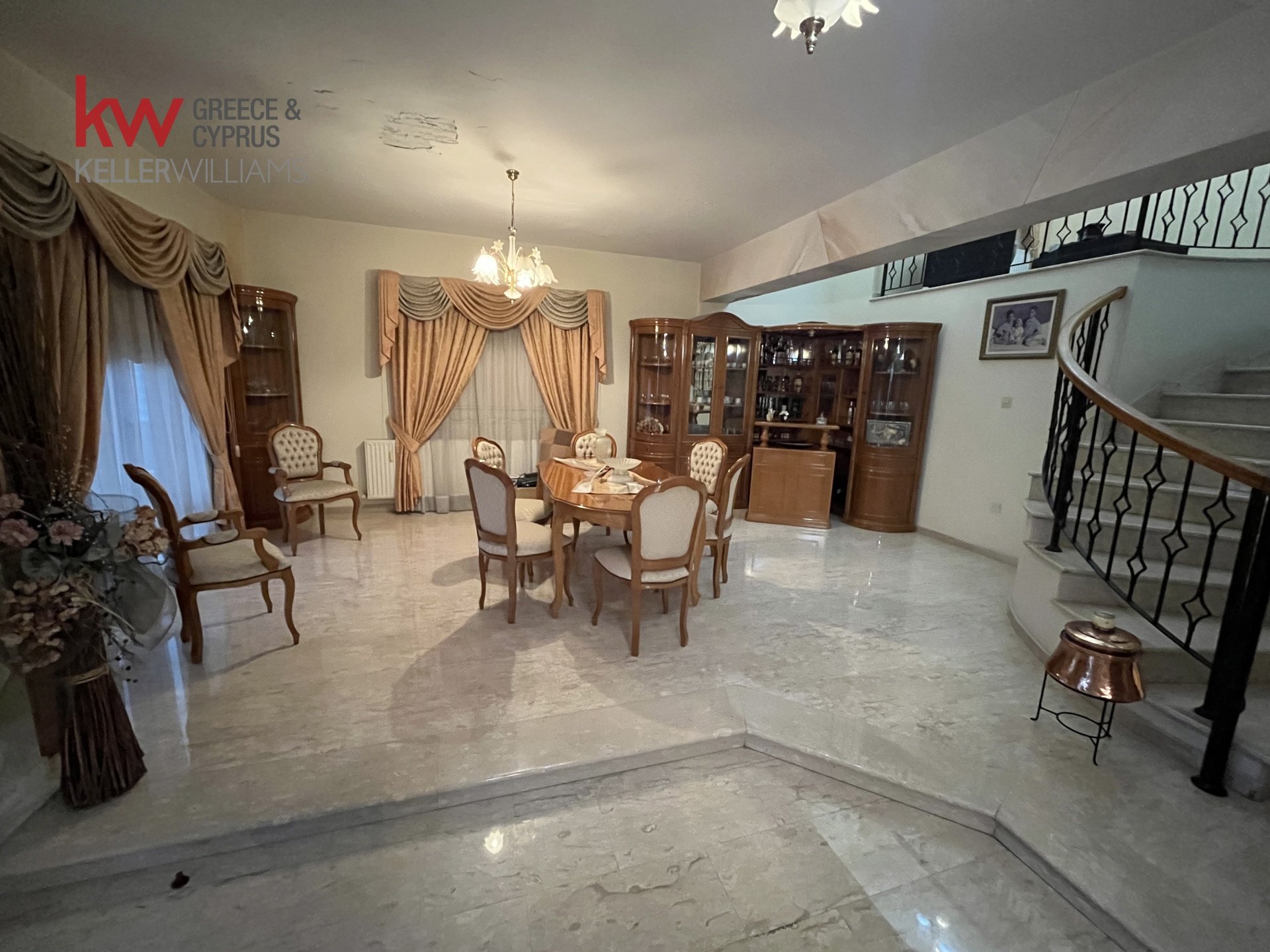 4 bedrooms Villa in Larnaca, Larnaka, Cyprus No. 40608