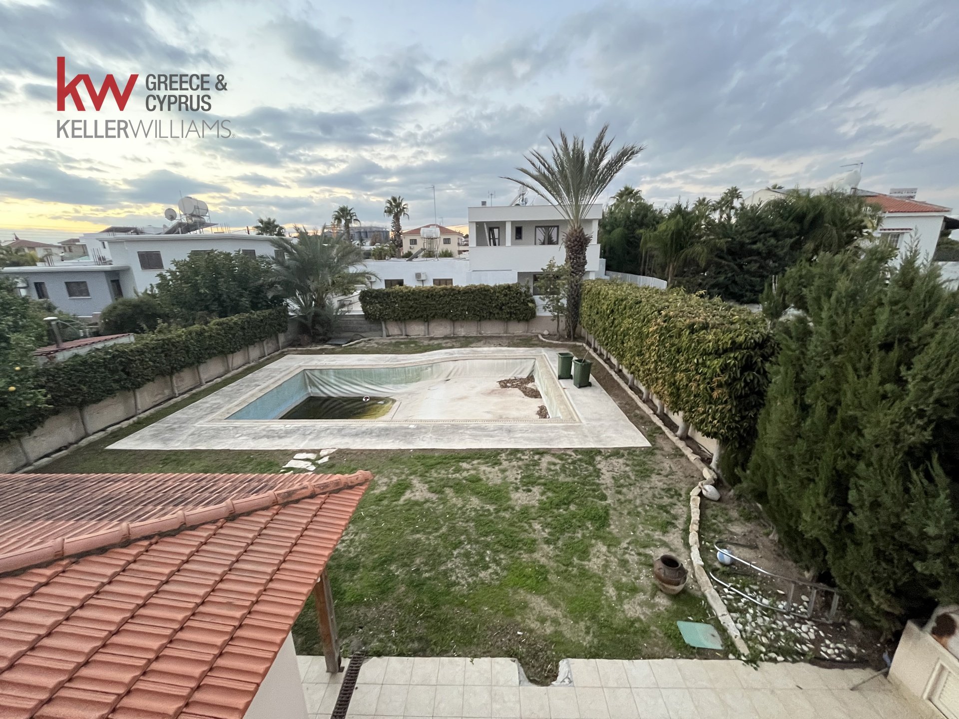 4 bedrooms Villa in Larnaca, Larnaka, Cyprus No. 40608