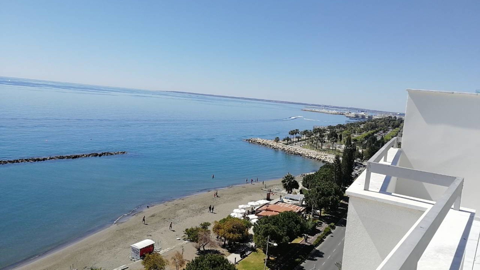 3 bedrooms Penthouse in Limassol, Cyprus No. 26043