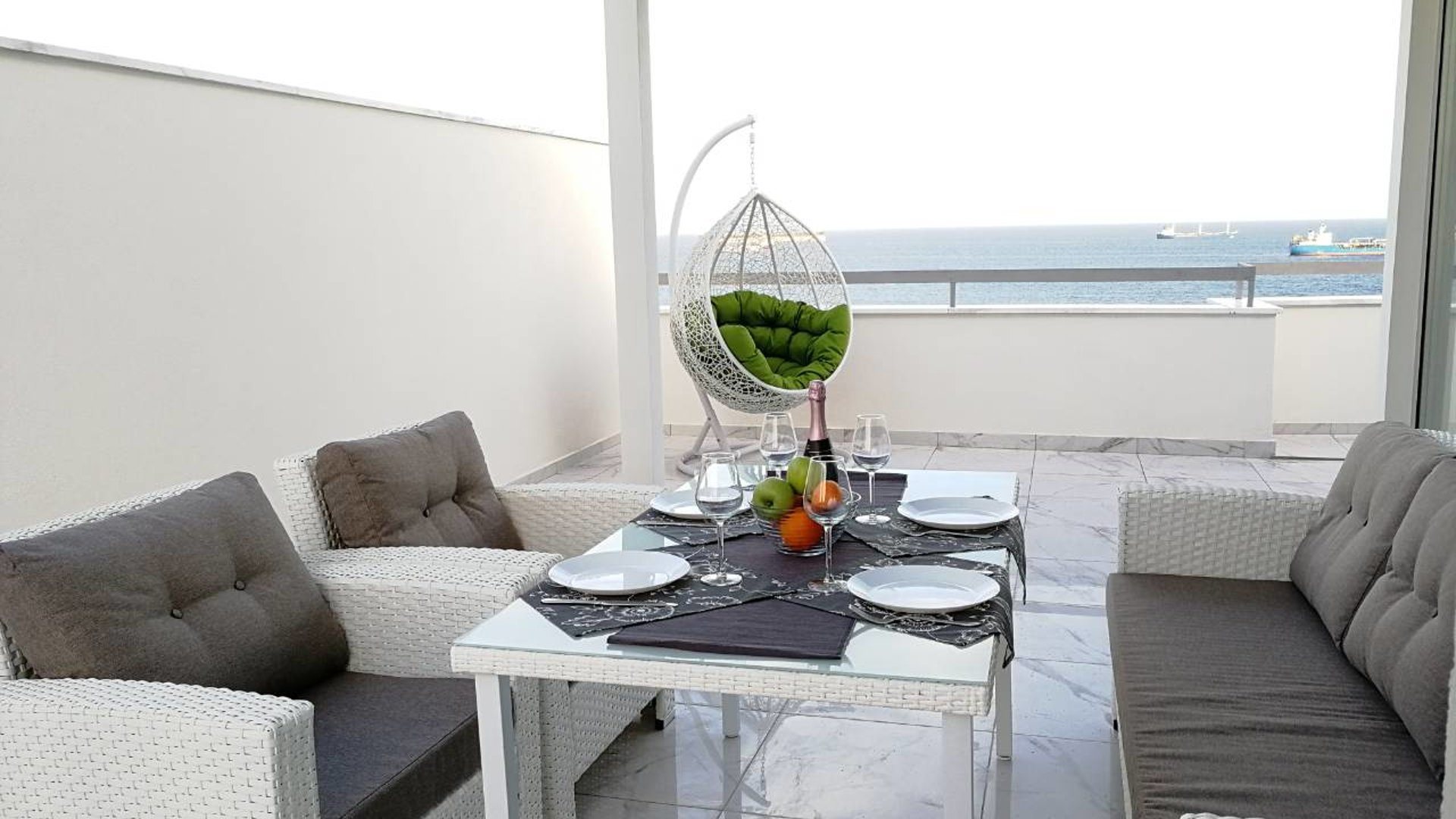 3 bedrooms Penthouse in Limassol, Cyprus No. 26043