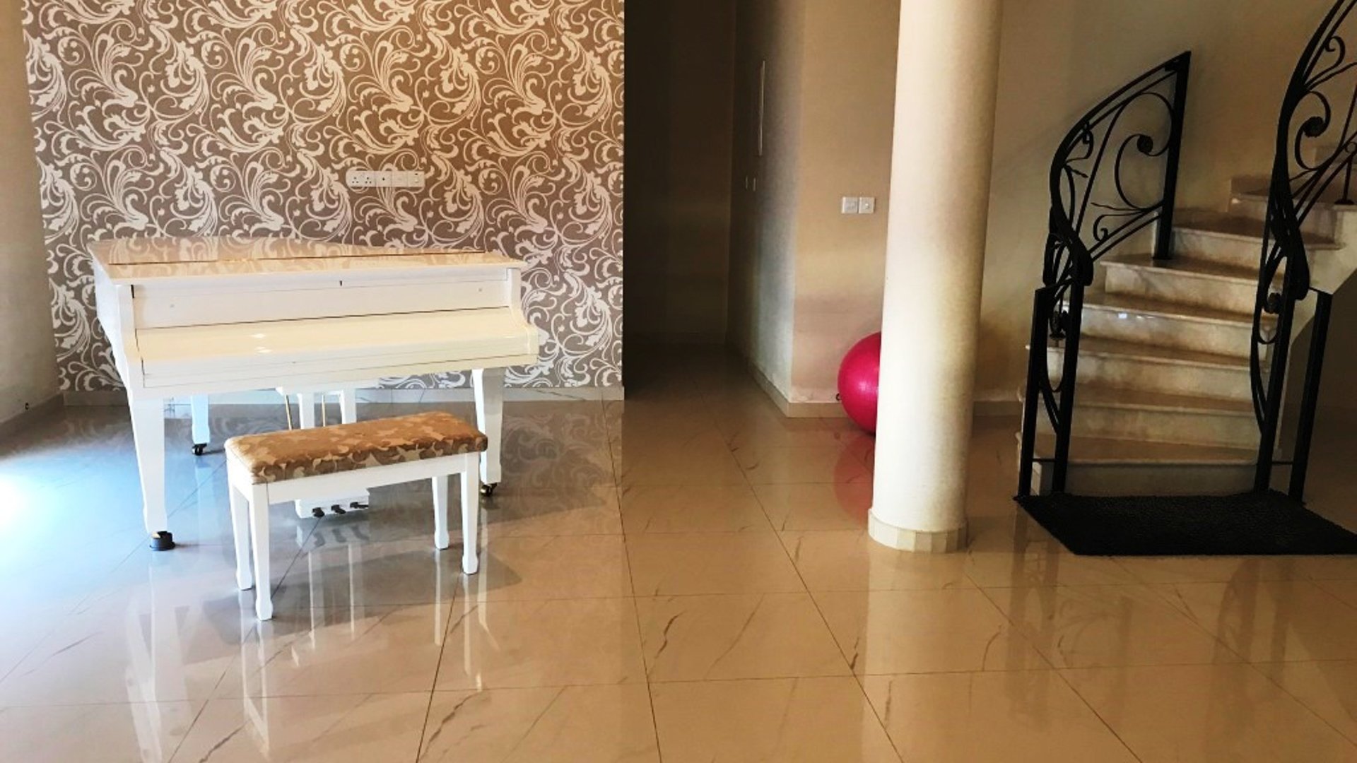 4 bedrooms Villa in Limassol, Cyprus No. 25708