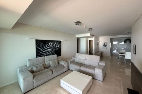 3 bedrooms Apartment in Limassol,  No. 48618 4