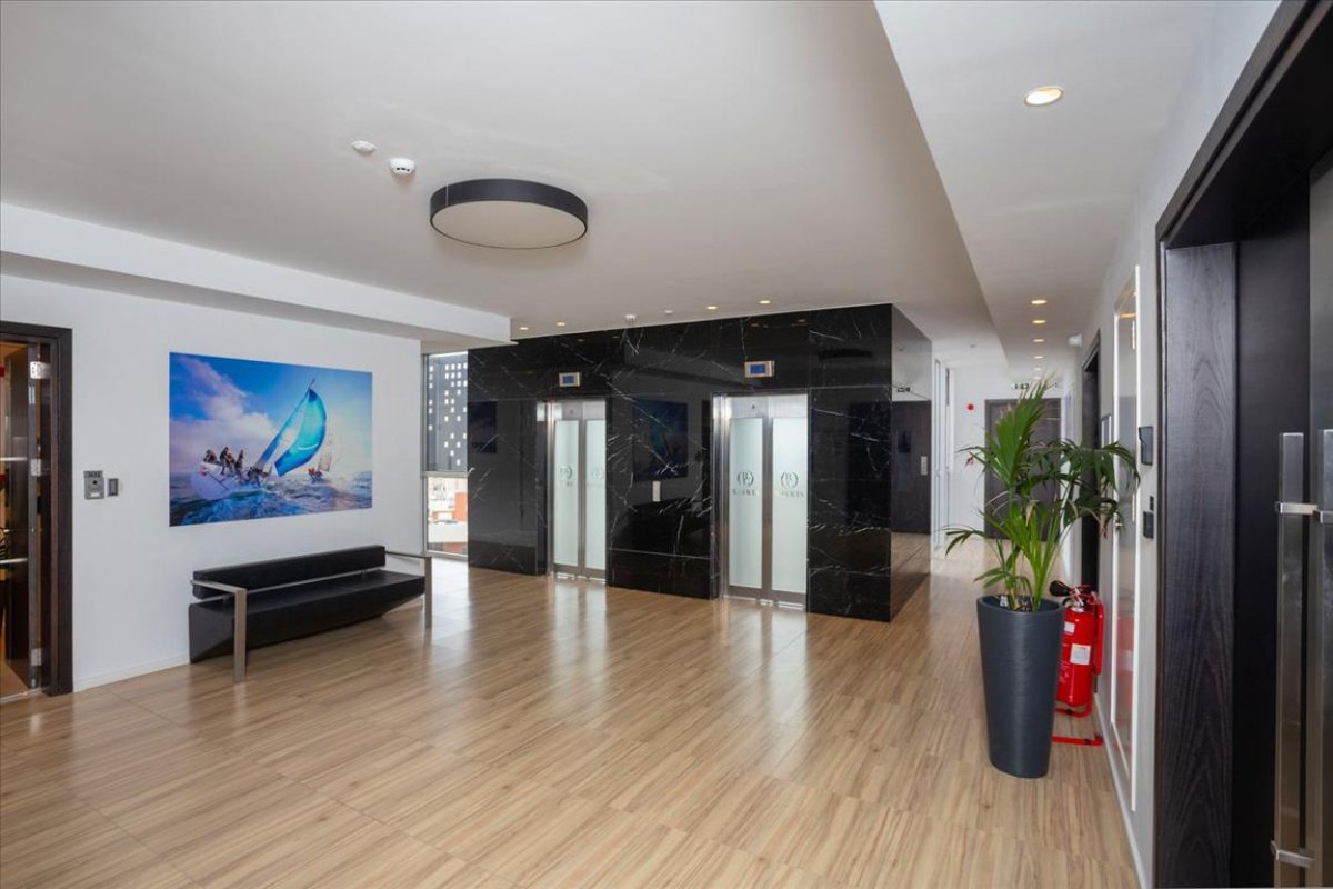 143m2 Local comercial en Limassol, Chipre No. 38602
