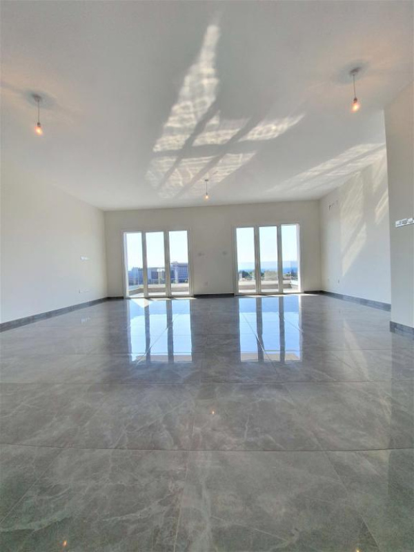 3 bedrooms Apartment in Limassol, Cyprus No. 38607
