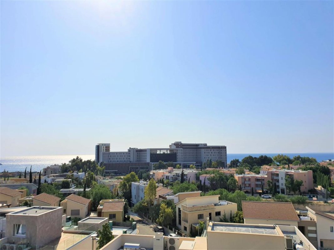 3 bedrooms Apartment in Limassol, Cyprus No. 38607