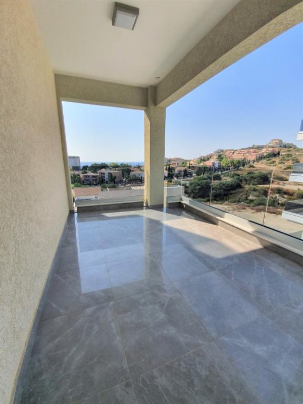 3 bedrooms Apartment in Limassol, Cyprus No. 38607