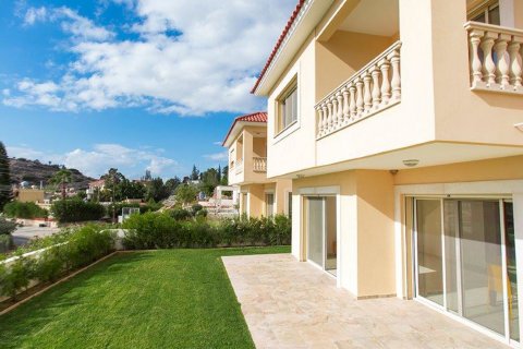3 chambres Villa à Mouttagiaka, Limassol, Chypre No. 25644