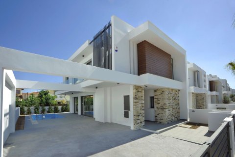 5 bedrooms Villa in Oroklini, Larnaka,  No. 46097 8