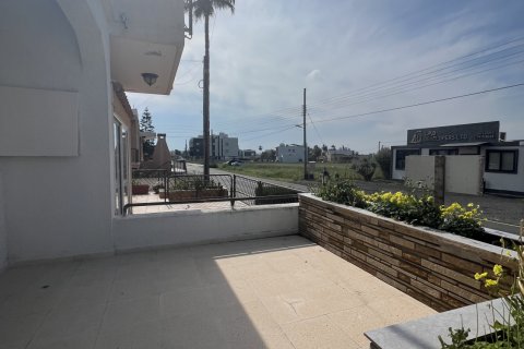 3 bedrooms Townhouse in Larnaka,  No. 50803 2