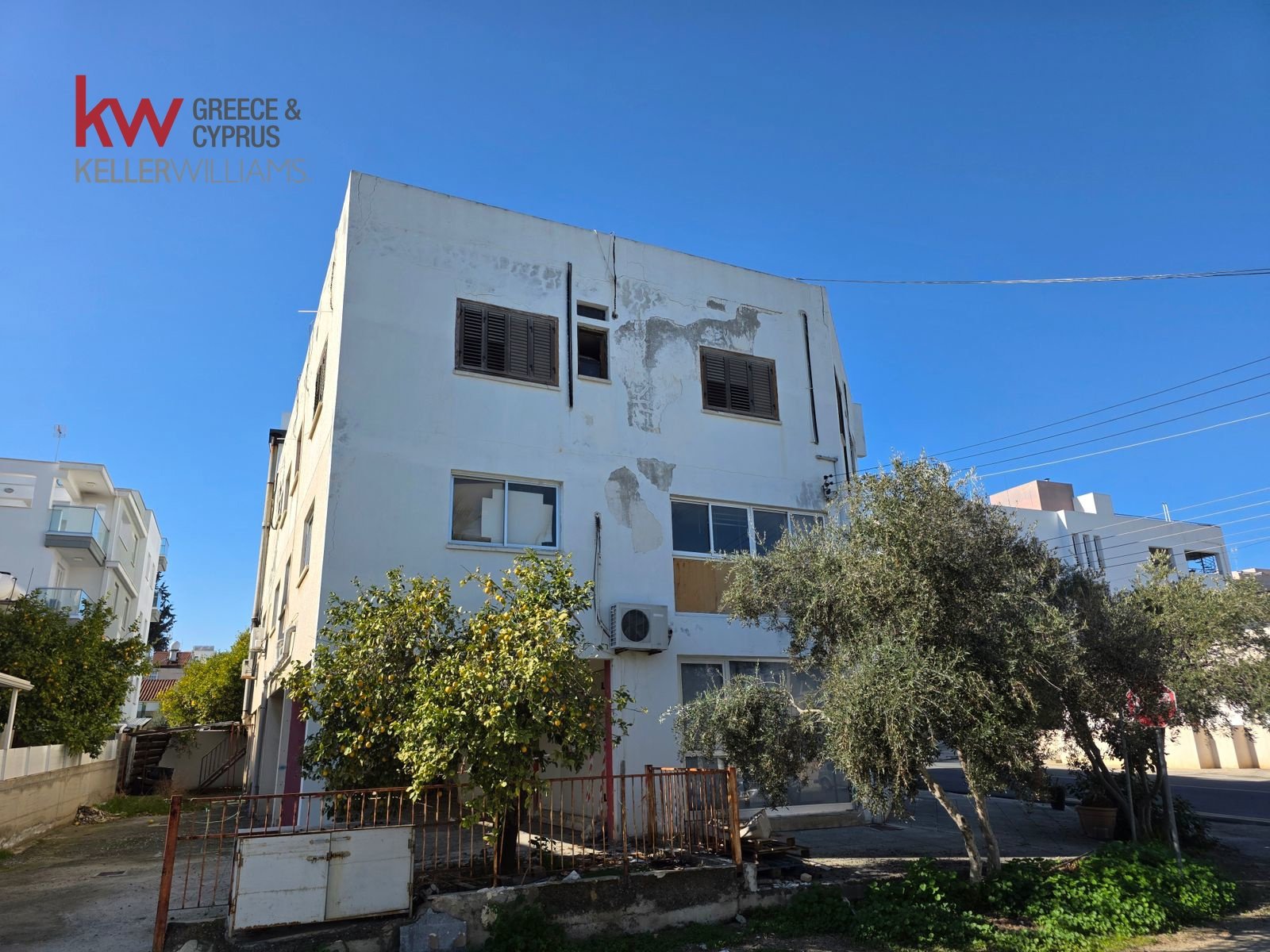 502m2 Commercial property in Aglandjia, Nicosia, Cyprus No. 39753