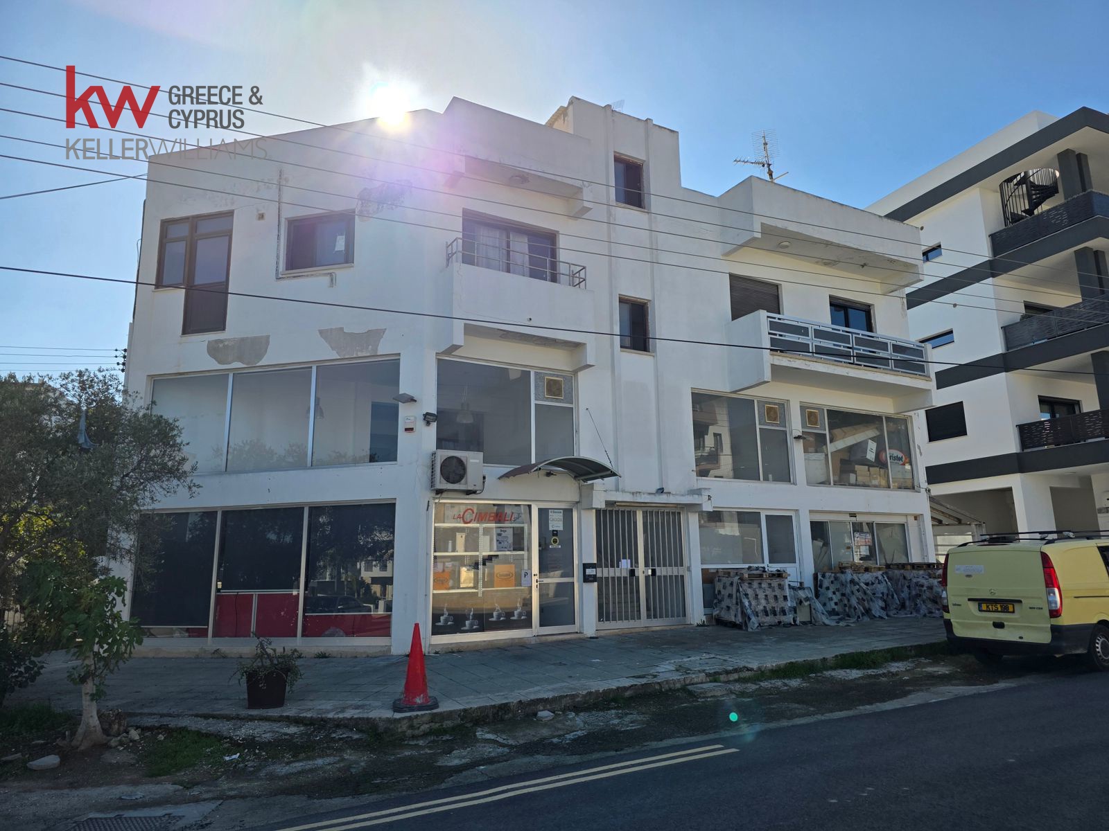 502m2 Commercial property in Aglandjia, Nicosia, Cyprus No. 39753