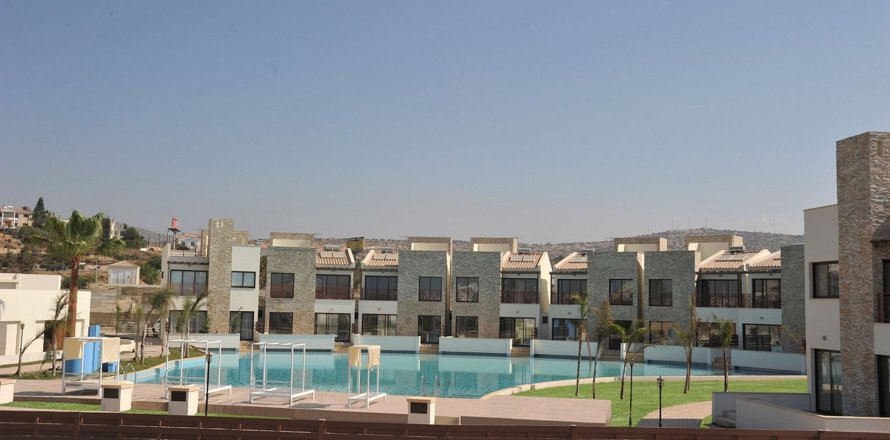 2 bedrooms Apartment in Limassol, No. 40926