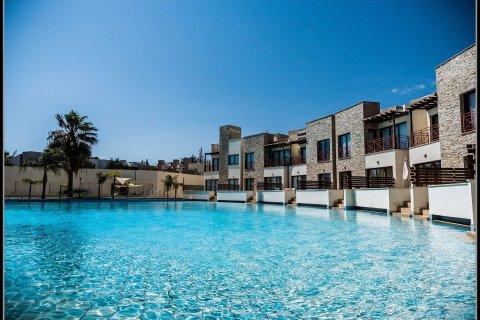 2 bedrooms Apartment in Limassol, No. 40926 3