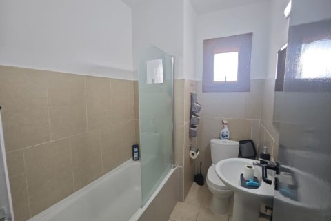 2 bedrooms Apartment in Larnaca, Larnaka, No. 39836 10