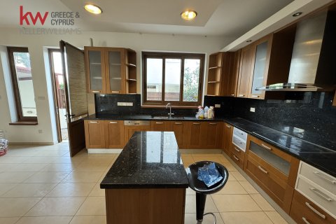 4 bedrooms Townhouse in Strovolos, Nicosia,  No. 39835 5