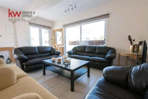 4 bedrooms Townhouse in Larnaka,  No. 39834 2