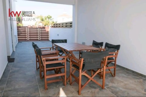 4 bedrooms Townhouse in Larnaka,  No. 39834 9