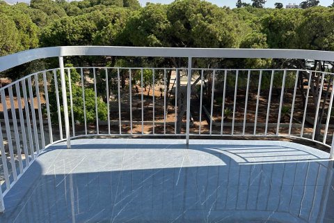 3 bedrooms Apartment in Larnaca, Larnaka,  No. 39910 3