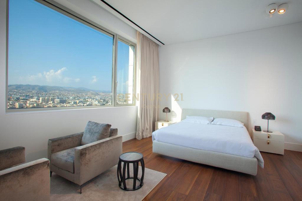 4 bedrooms Penthouse in Limassol, Cyprus No. 53946