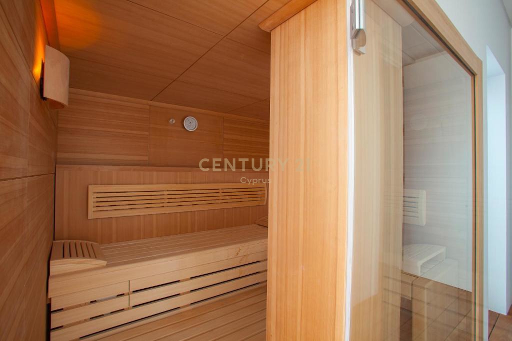 4 bedrooms Penthouse in Limassol, Cyprus No. 53946