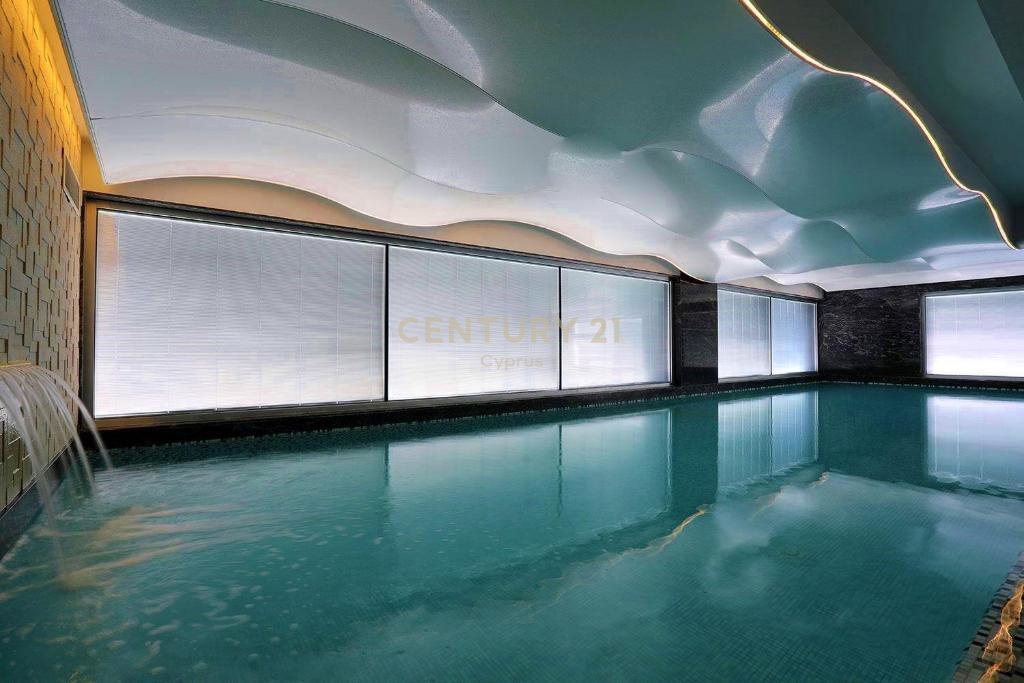 4 bedrooms Penthouse in Limassol, Cyprus No. 53946