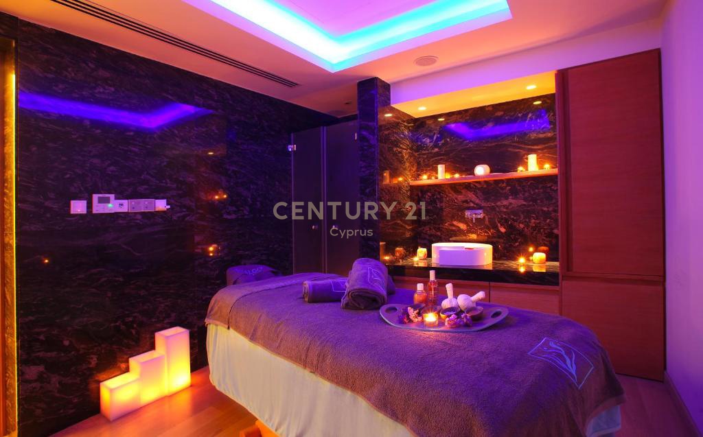 4 bedrooms Penthouse in Limassol, Cyprus No. 53946