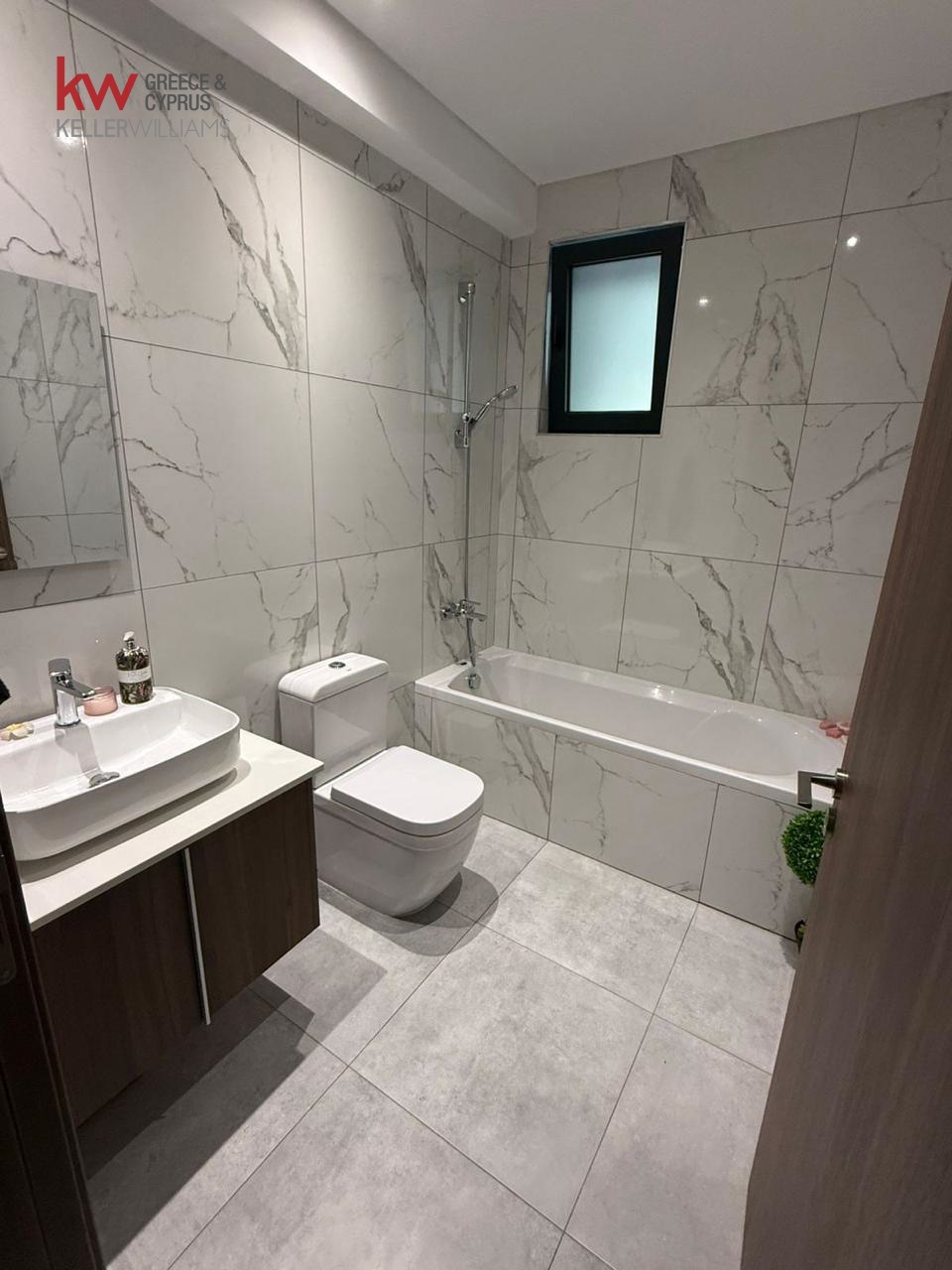 2 bedrooms Apartment in Larnaca, Larnaka, Cyprus No. 50005