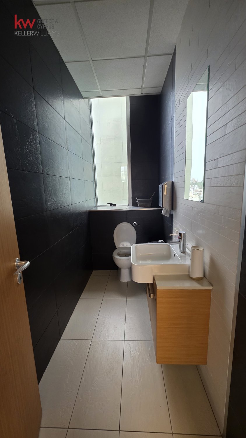 10 rooms Office in Aglandjia, Nicosia, Cyprus No. 39507