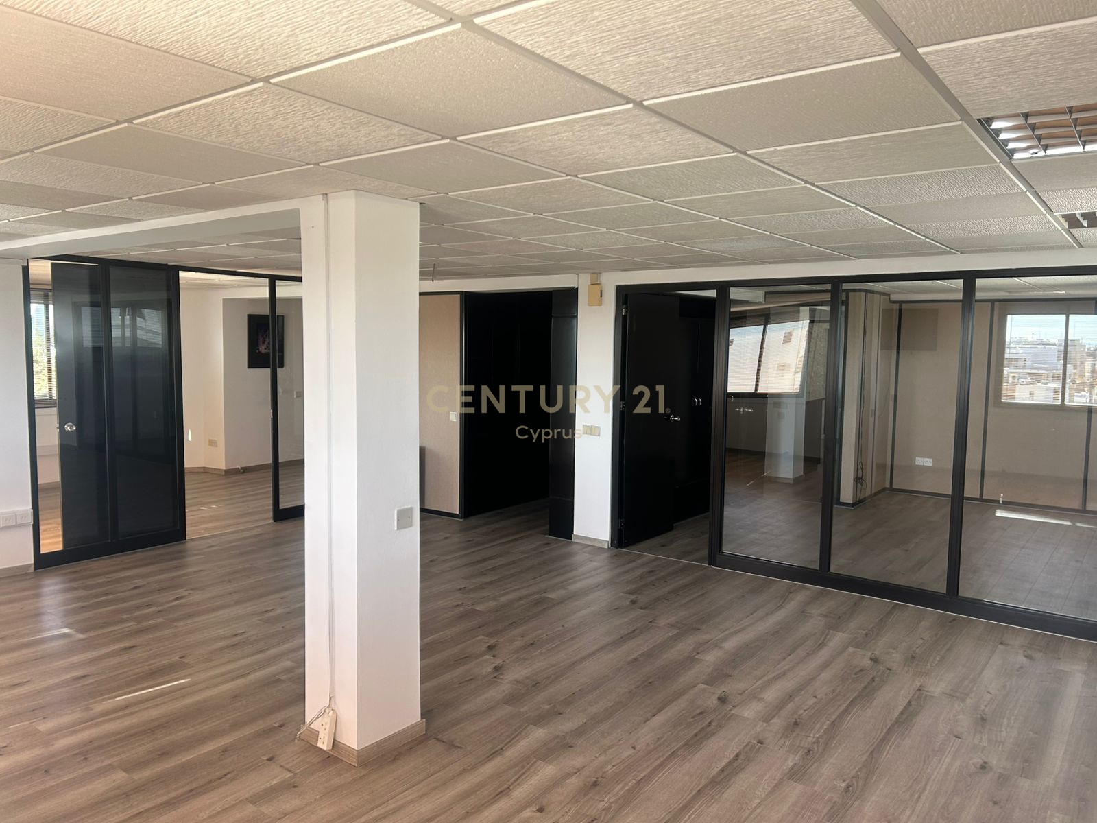 180m2 Oficina en Limassol, Chipre No. 53596