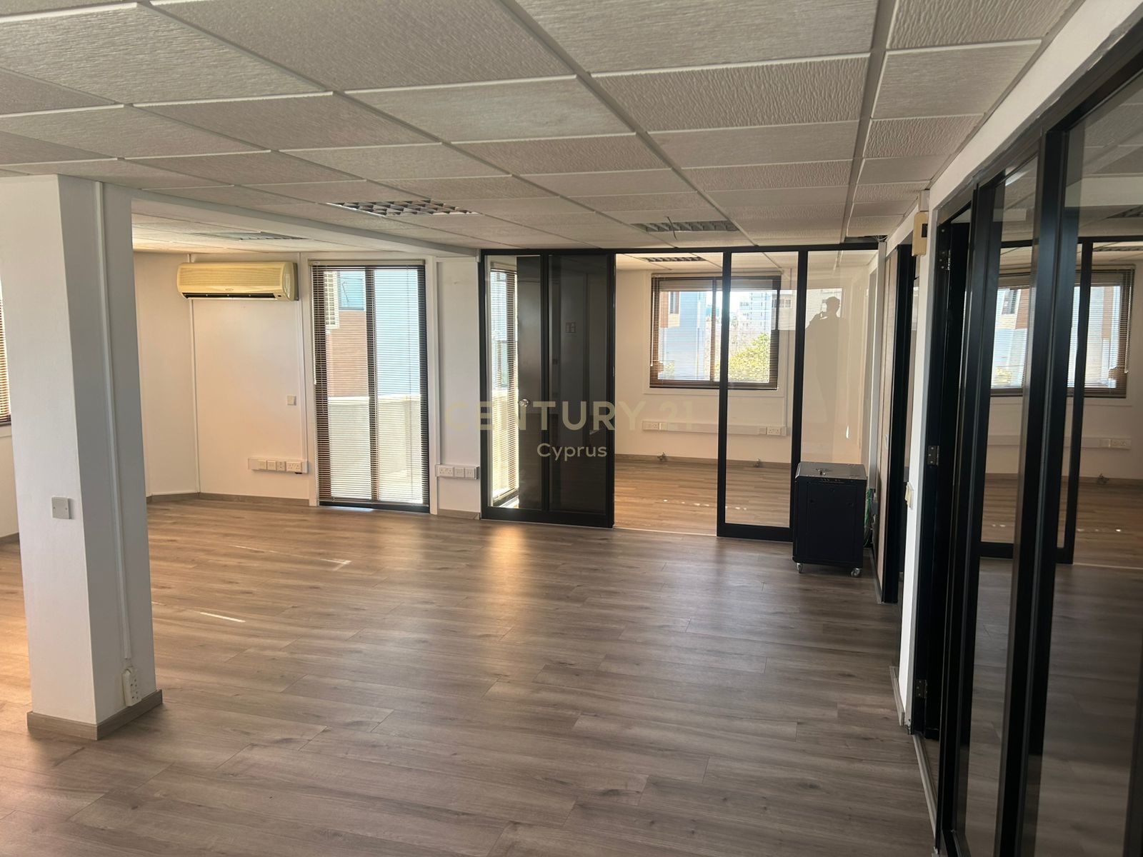 180m2 Oficina en Limassol, Chipre No. 53596
