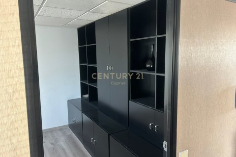 Офис 180м2 в Лимассол, Лимасол,  № 53596 4