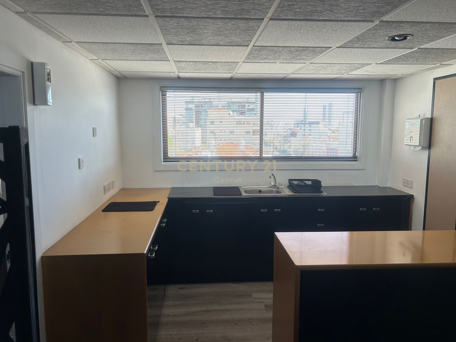 180m2 Oficina en Limassol, Chipre No. 53596