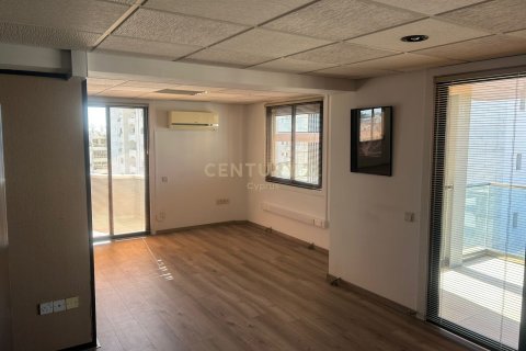 Офис 180м2 в Лимассол, Лимасол,  № 53596 14