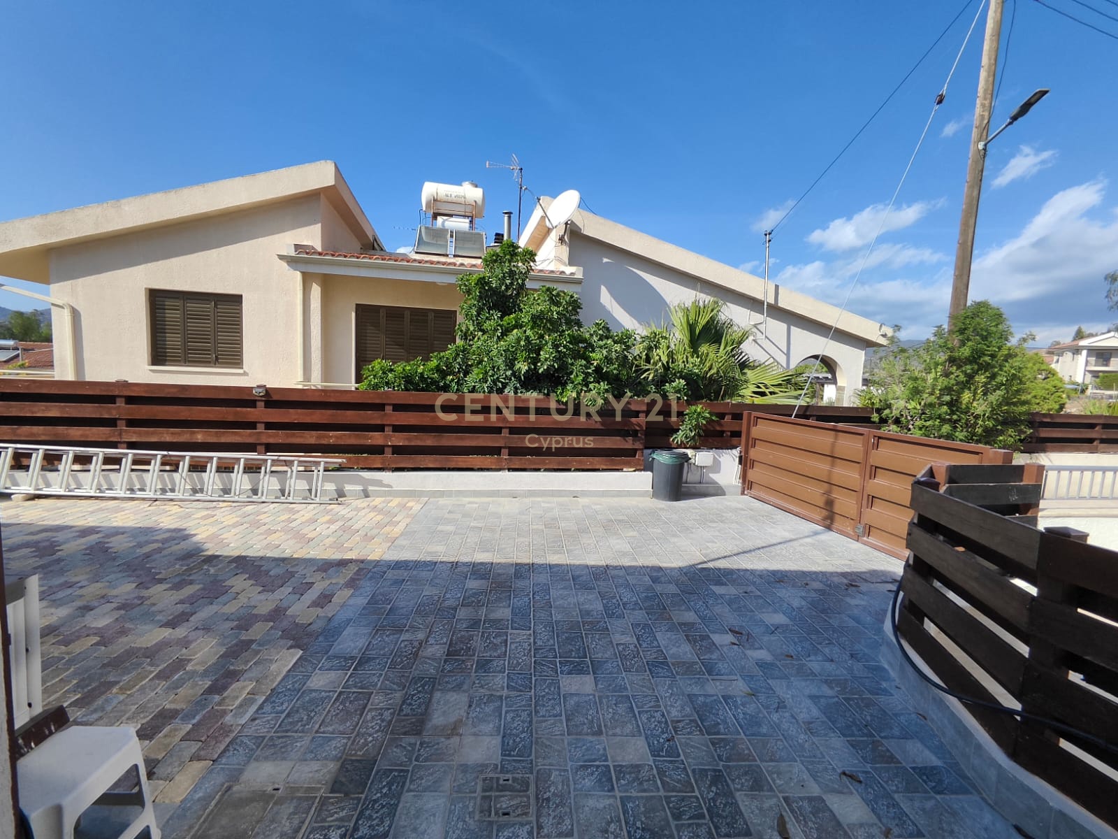 2 bedrooms Bungalow in Parekklisia, Limassol, Cyprus No. 55230
