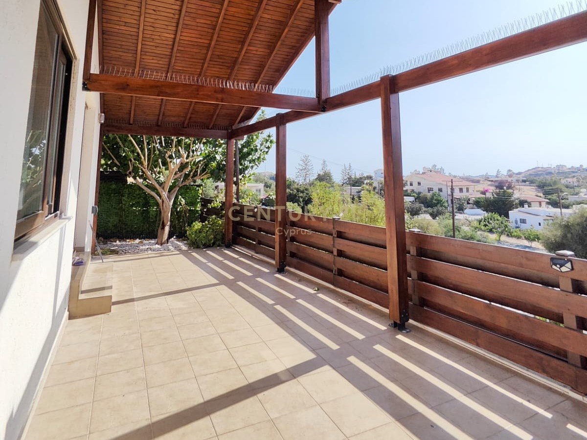 2 bedrooms Bungalow in Parekklisia, Limassol, Cyprus No. 55230