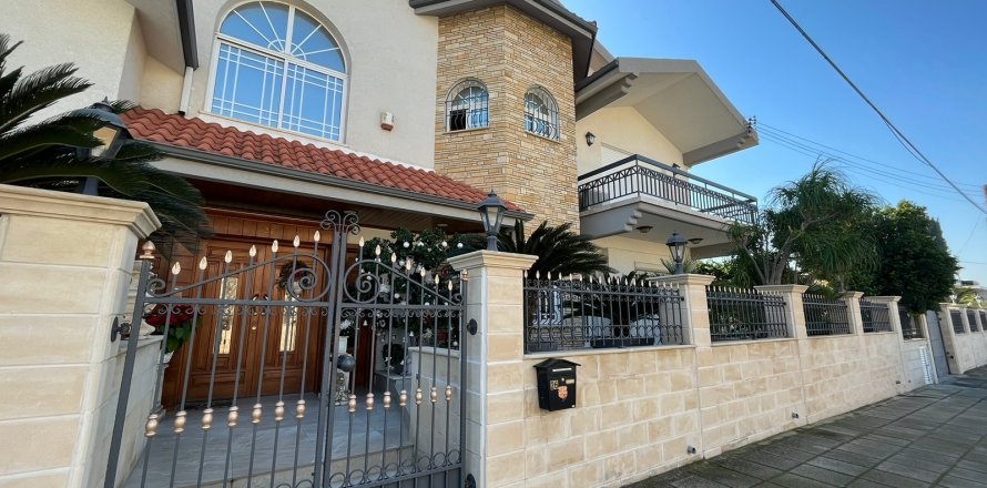 4 dormitorios Villa en Limassol,  No. 55231