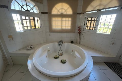 4 dormitorios Villa en Limassol,  No. 55231 13