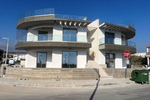 Квартира с 3 спальнями в Героскипу, Пафос,  № 42384