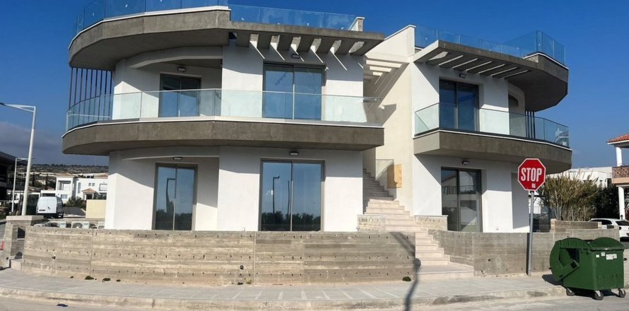 Квартира с 3 спальнями в Героскипу, Пафос,  № 42384