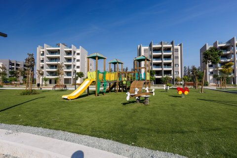 3 bedrooms Apartment in Zakaki, Limassol, No. 42381