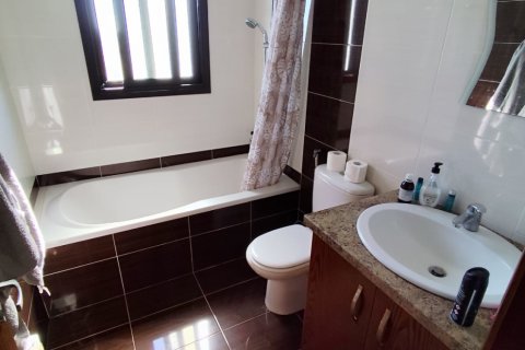 2 bedrooms Apartment in Livadia, Larnaka,  No. 40022 19