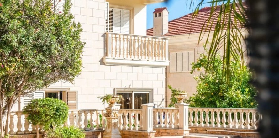 4 chambres Villa à Agios Tychonas, Limassol,  No. 49315