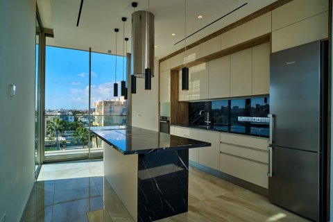 1 bedroom Apartment in Limassol,  No. 49310 4