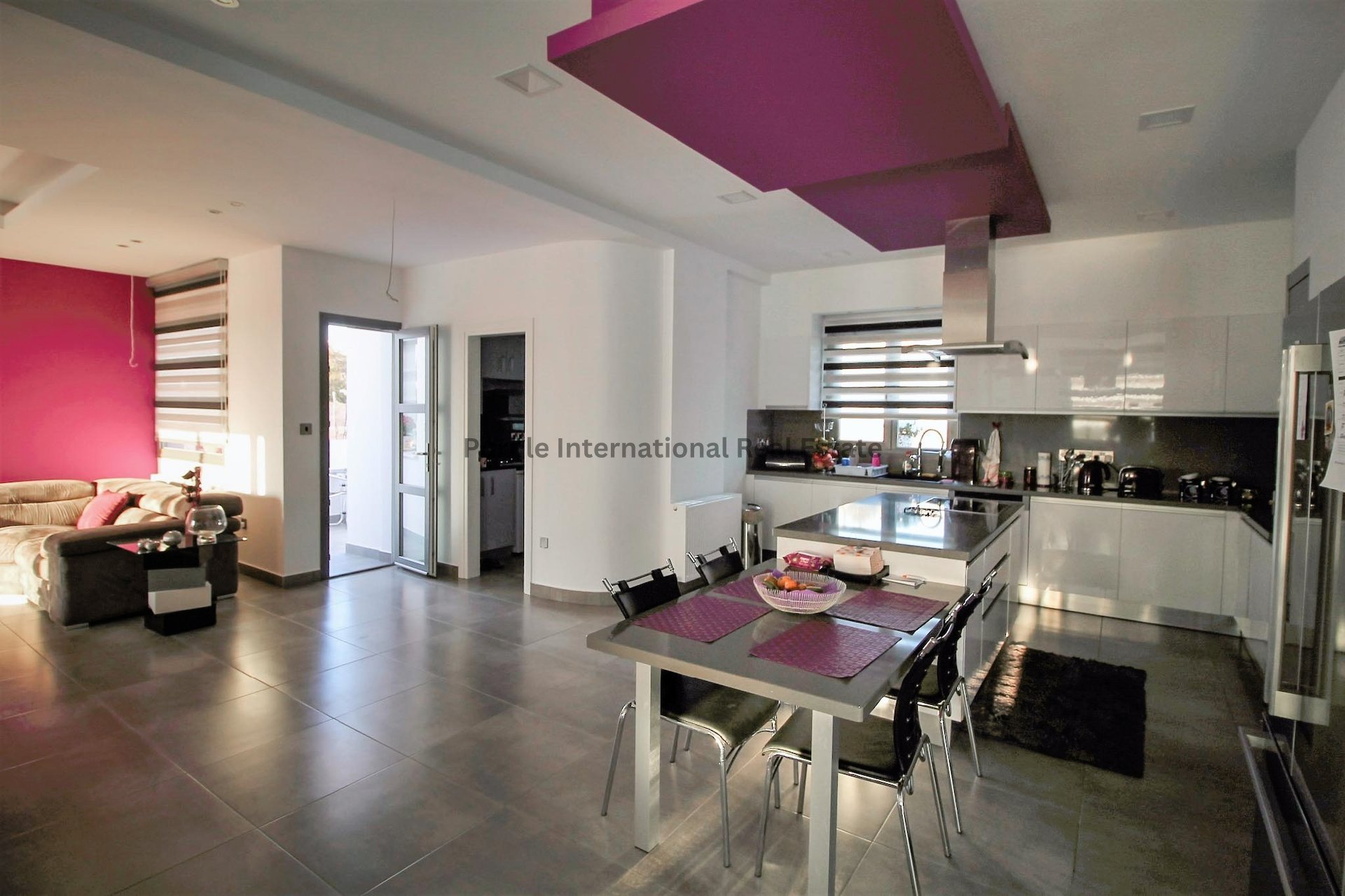 4 bedrooms Villa in Empa, Paphos, Cyprus No. 8163